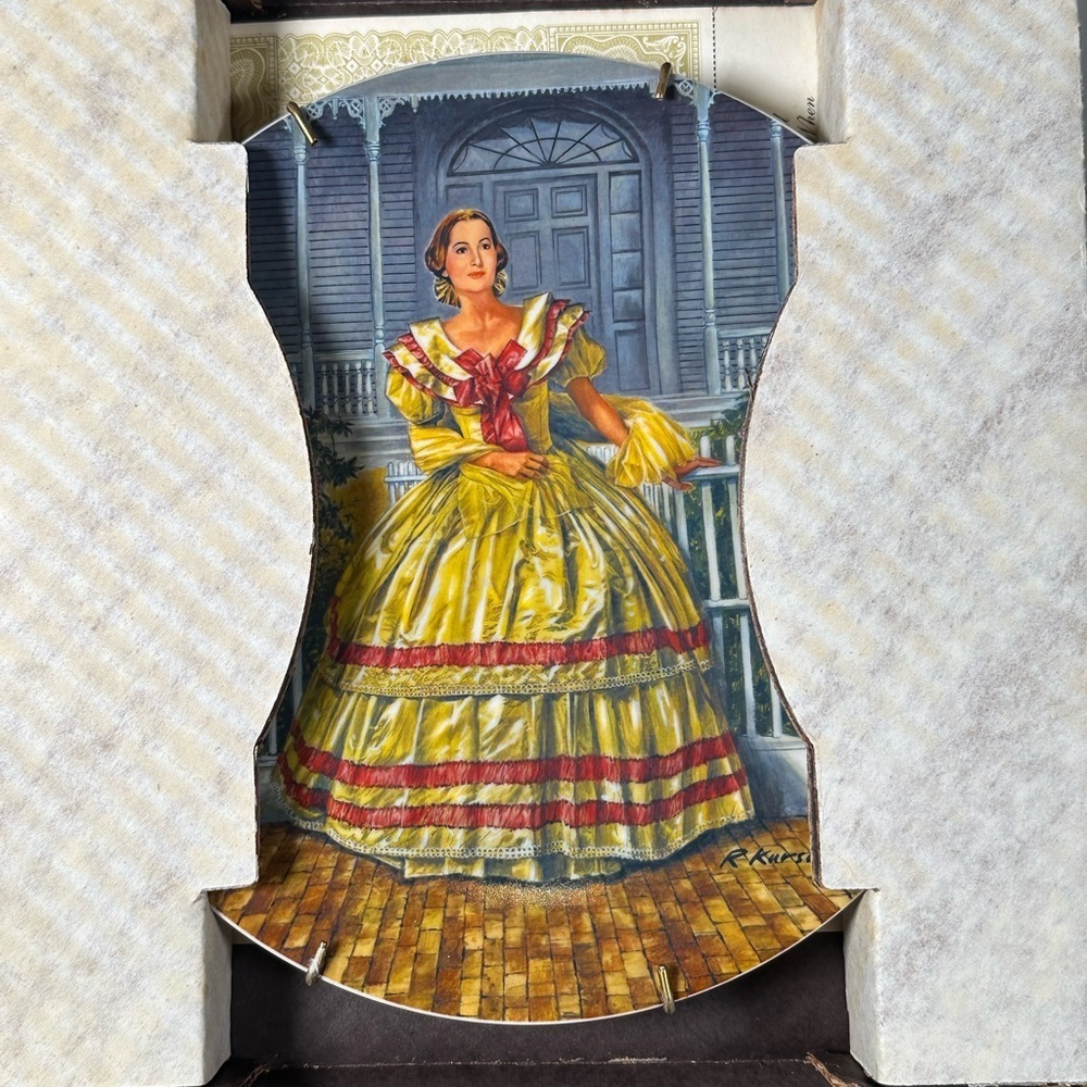 GWTW Knowles Issue 3 Melanie #13100D COA Yellow Ruffled Dress - Picture 3 of 9